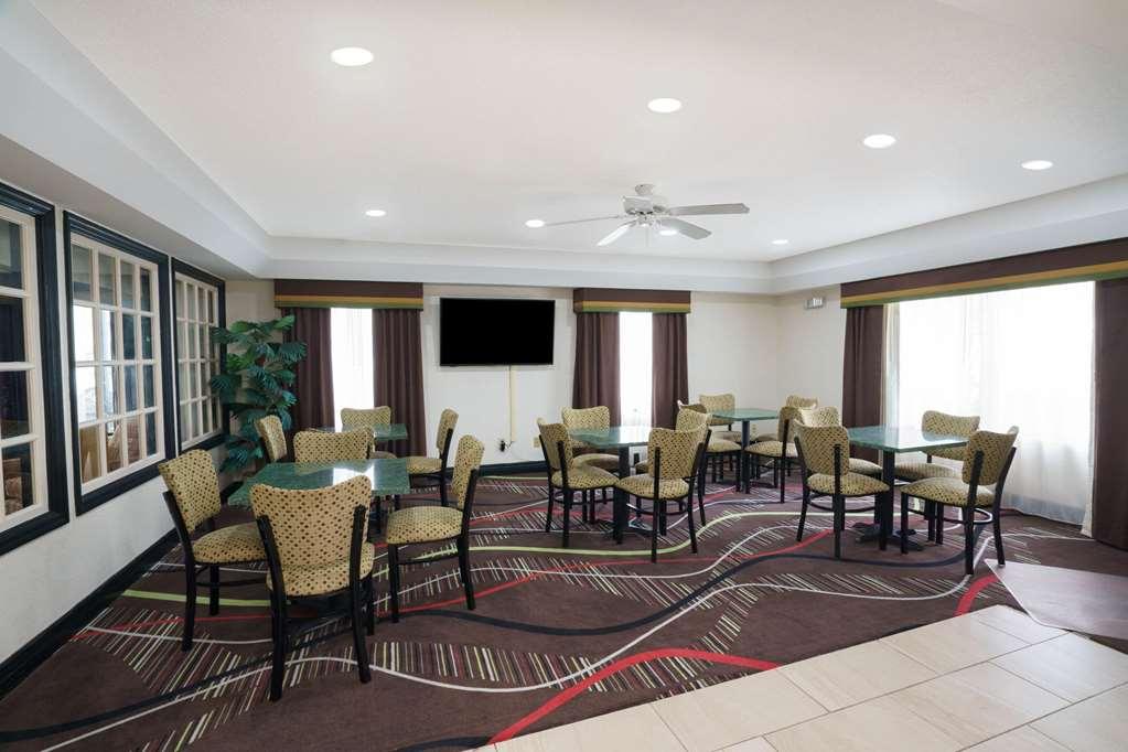 Travelodge By Wyndham Montgomery East Facilities photo